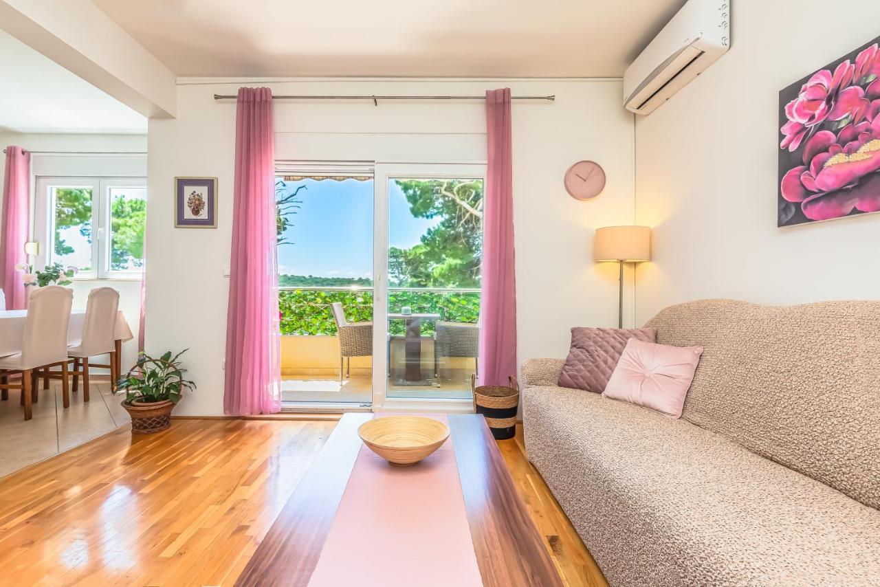 Indigo Apartment